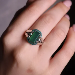 Colimaçon Bagues D'exception-Bague d'exception en argent avec agate verte et marcassites