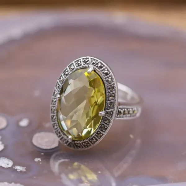 Colimaçon Bagues D'exception-Bague d'exception en argent, marcassites et Quartz Lemon