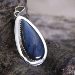 Colimaçon Pendentifs Avec Pierre-Pendentif en argent et labradorite