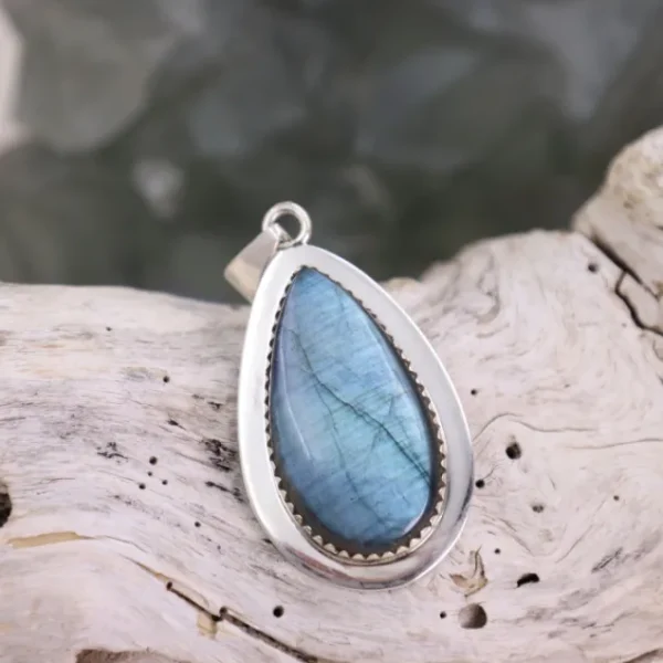 Colimaçon Pendentifs Avec Pierre-Pendentif en argent et labradorite