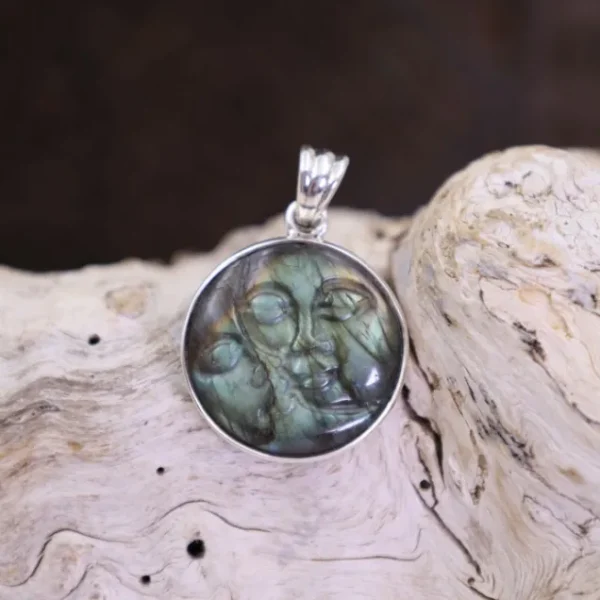 Colimaçon Pendentifs Avec Pierre-Pendentif en argent et labradorite sculptée