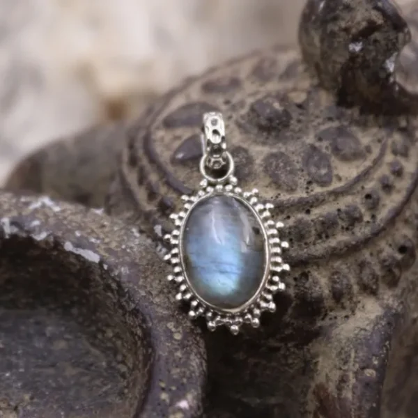 Colimaçon Pendentifs Avec Pierre-Pendentif en argent et labradorite