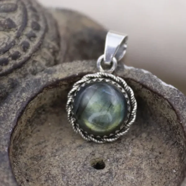 Colimaçon Pendentifs Avec Pierre-Pendentif en argent et labradorite