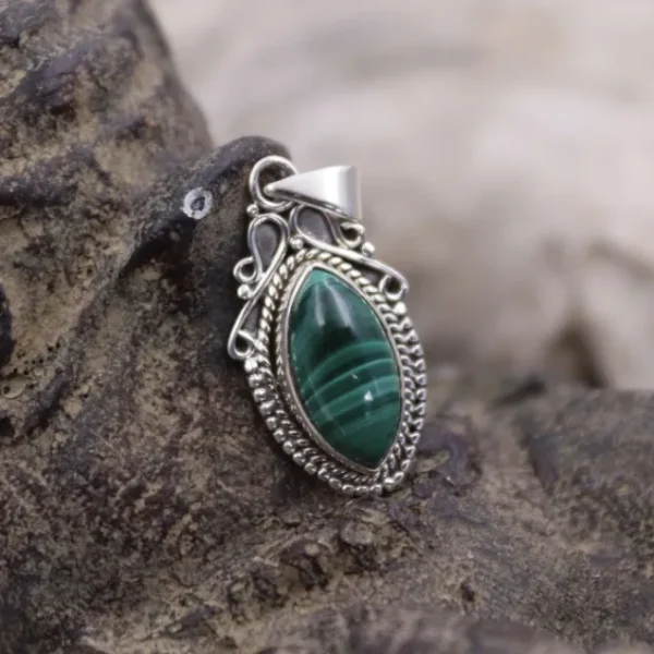 Colimaçon Pendentifs Avec Pierre-Pendentif en argent et malachite